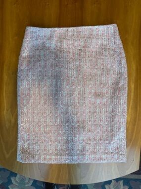 Talbots Pink/Taupe Tweed Pencil Skirt. Size 4. Excellent gently used condition.